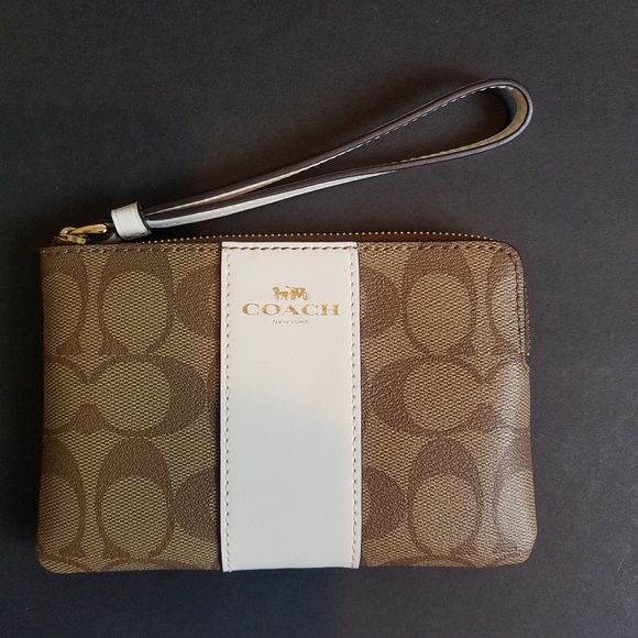COACH CORNER ZIP WRISTLET